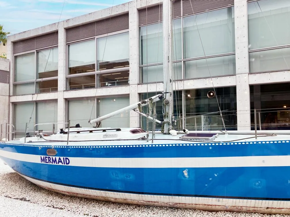 西宮市貝類館 海洋冒険家・堀江謙一氏のマーメイド4世号