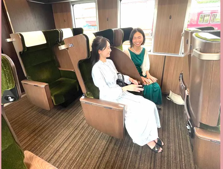 阪急プライベースの車内
