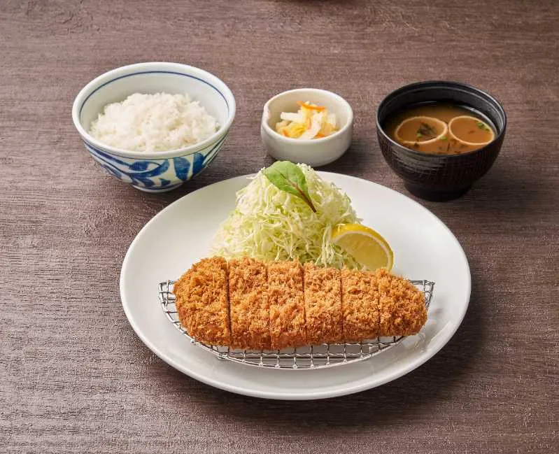 「とんかつ まい泉 大阪ルクアイーレ店」の「黒豚とんかつ膳」