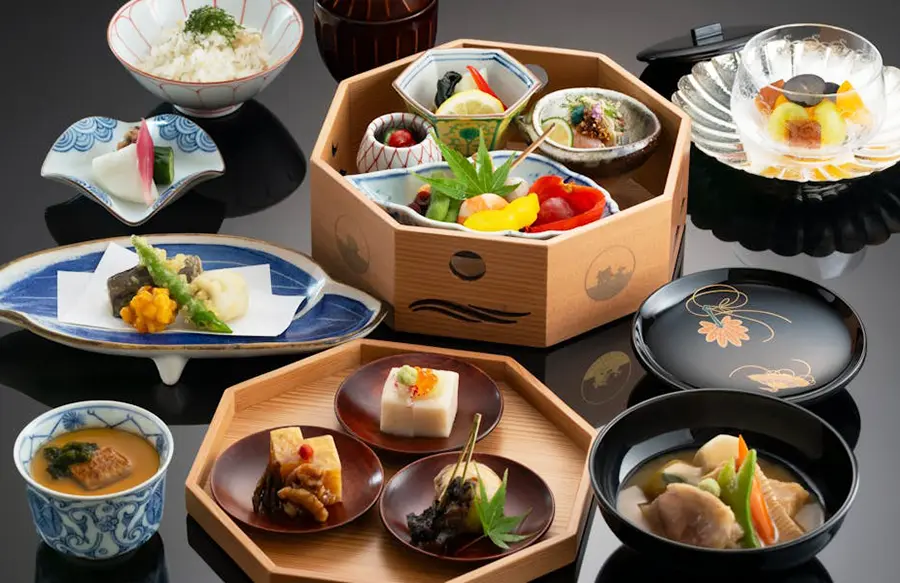 旬の素材などをぜひ加賀屋KITTE大阪店で