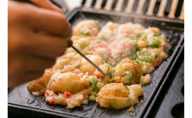 大阪・梅田の人気たこ焼店６選！自分で焼けるお店や、食べ比べできる「たこ焼マーケット」内のお店も！