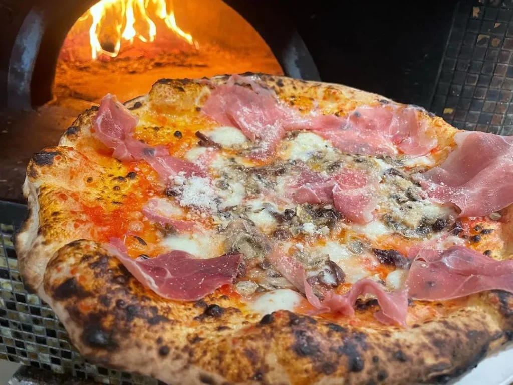 「LA PIZZA D'ORO」(ラ ピッツァ ドォーロ)