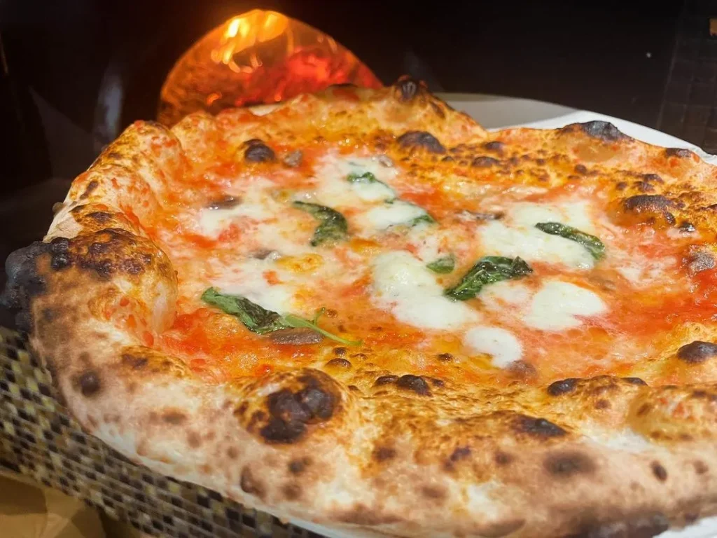 「LA PIZZA D'ORO」(ラ ピッツァ ドォーロ)