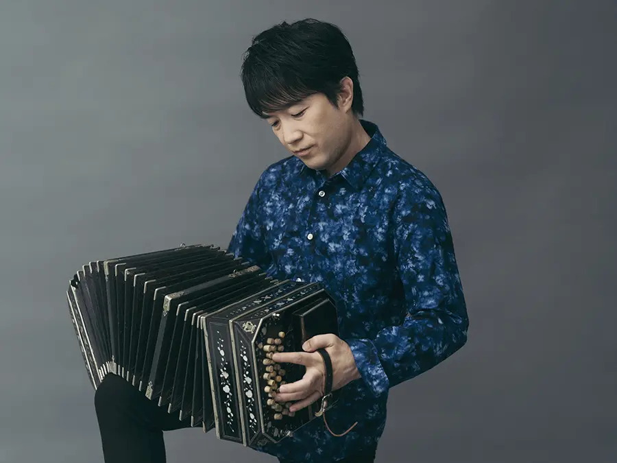 ＜読者プレゼントあり＞小松亮太デビュー25周年の最後を飾るタンゴ愛好者垂涎ライブ　小松亮太＆オルケスタ・ティピカ with 彩吹真央　～11人で演奏するアルゼンチン・タンゴ～　2024年12月20日（金）公演