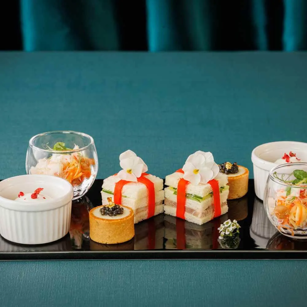 クリスマスアフタヌーンティー2024ザ ロイヤルパークホテル アイコニック 大阪御堂筋 THE BAR/ザ ロイヤルパークホテル アイコニック 大阪御堂筋