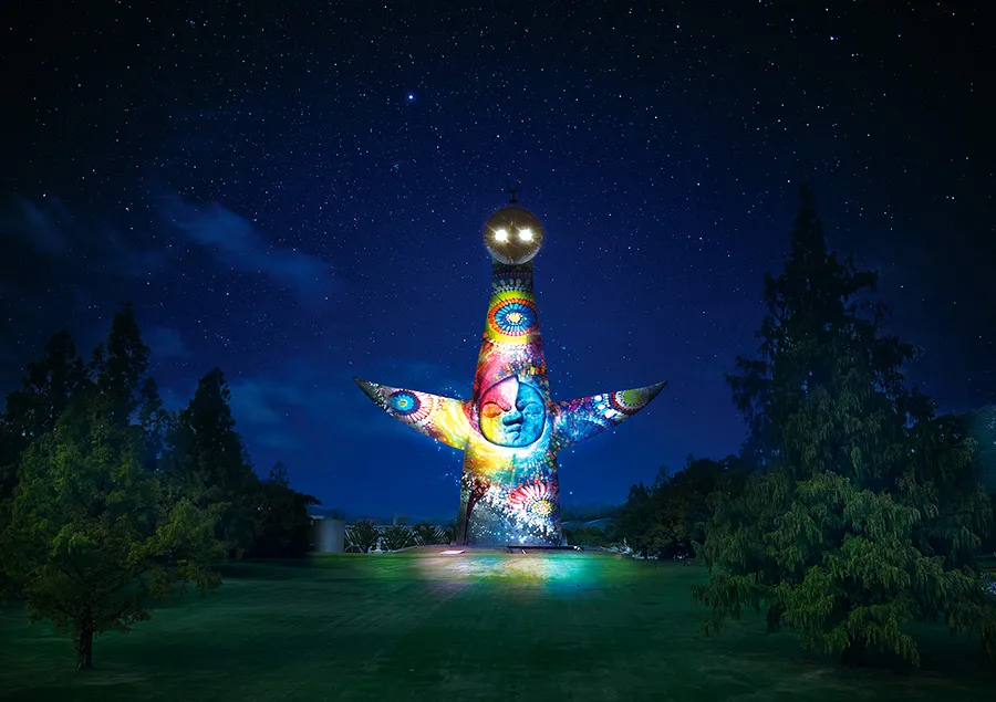 イルミナイト万博でライトアップされた太陽の塔