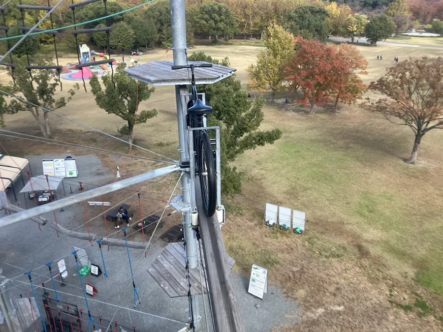 万博ビーストの自転車アトラクション(正面)