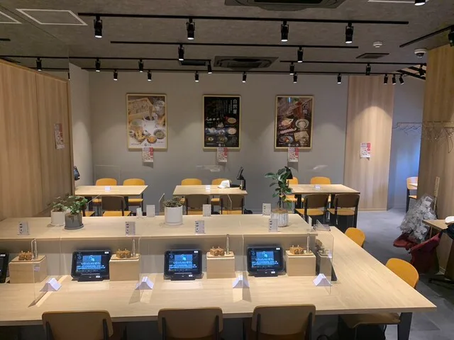 石挽き十割蕎麦 玄盛 東梅田店 内観