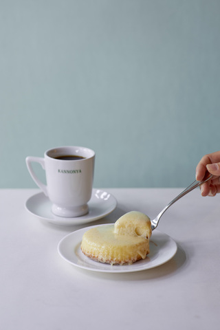 観音屋KITTE大阪 チーズケーキとコーヒー