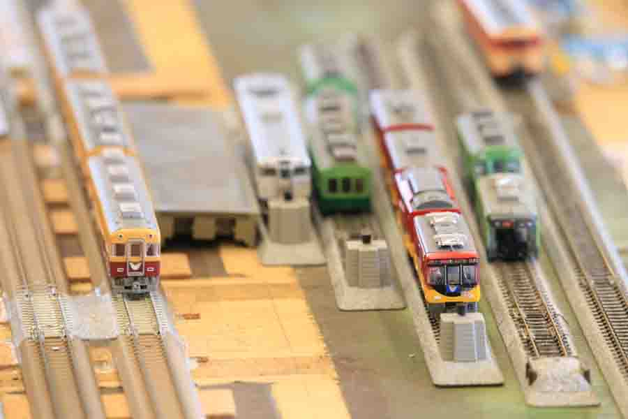 電車好き集まれ！ゲージ鉄道模型公開運転会を開催。電車パンなどの販売も