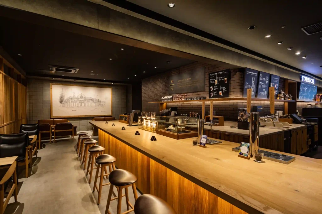 スターバックス コーヒー LUCUA osaka 地下2階店の内観