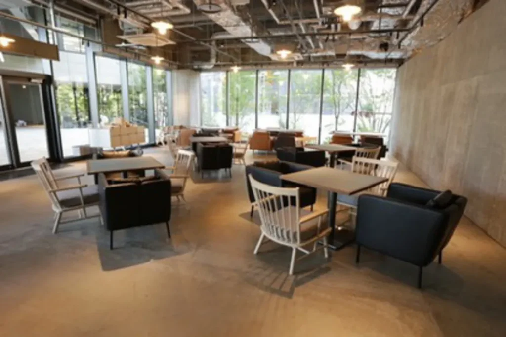 BRISKSTAND UMEDA 内観