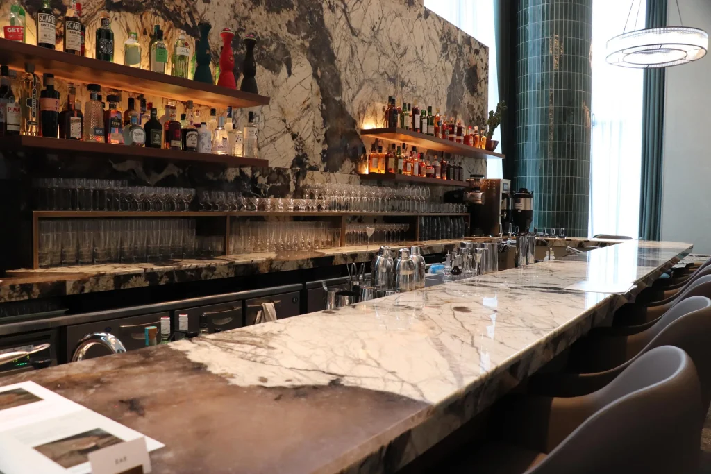 グラングリーン大阪　グランレスパイア