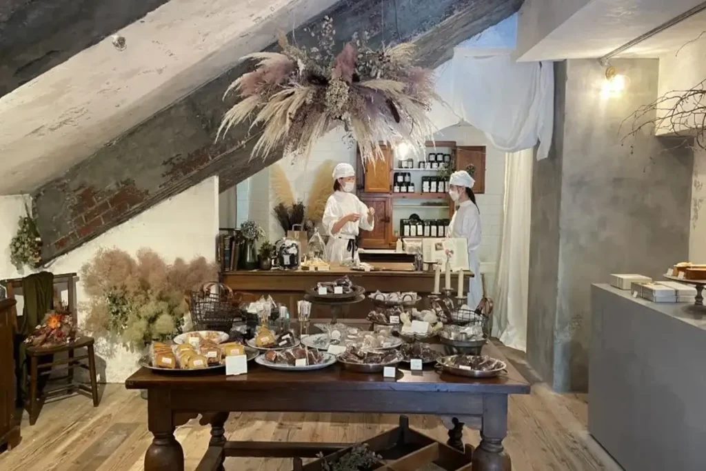 グルニエ　内観