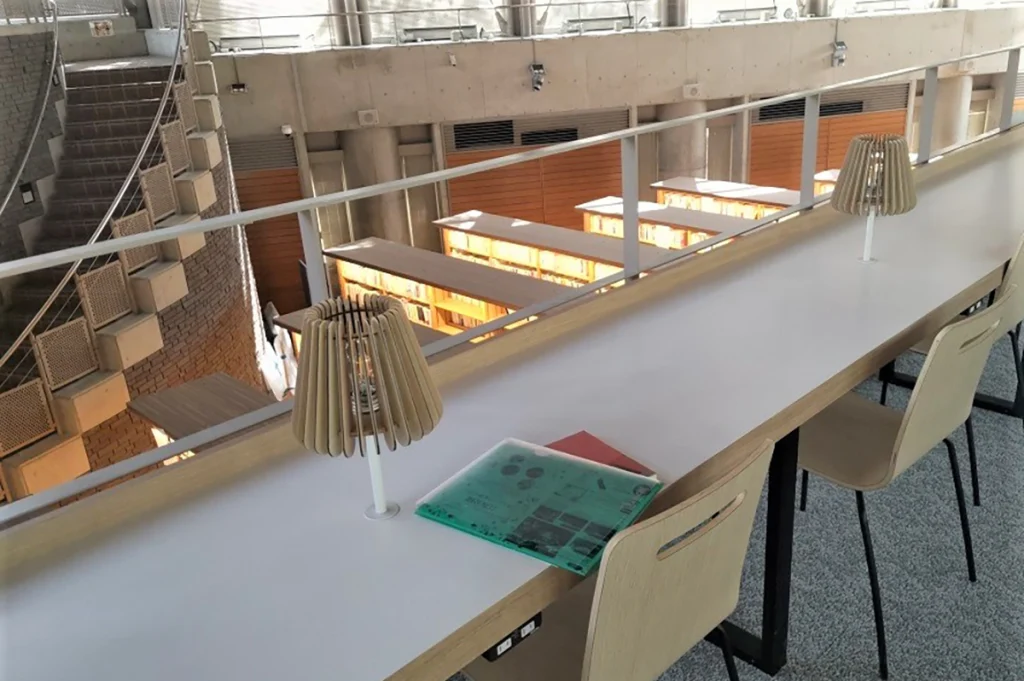 江坂中２階座席