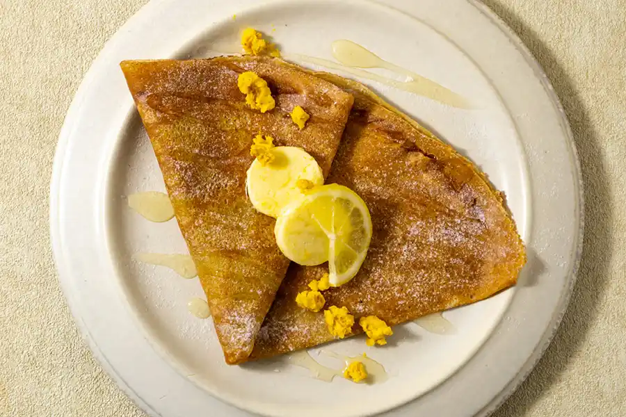 TOOTHTOOTHパティスリー&カフェ西宮ガーデンズ店クレープレモンバター添え