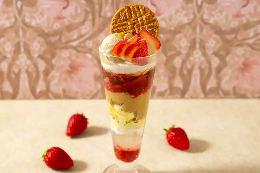 TOOTHTOOTHパティスリー&カフェ西宮ガーデンズ店の春限定いちごパフェ