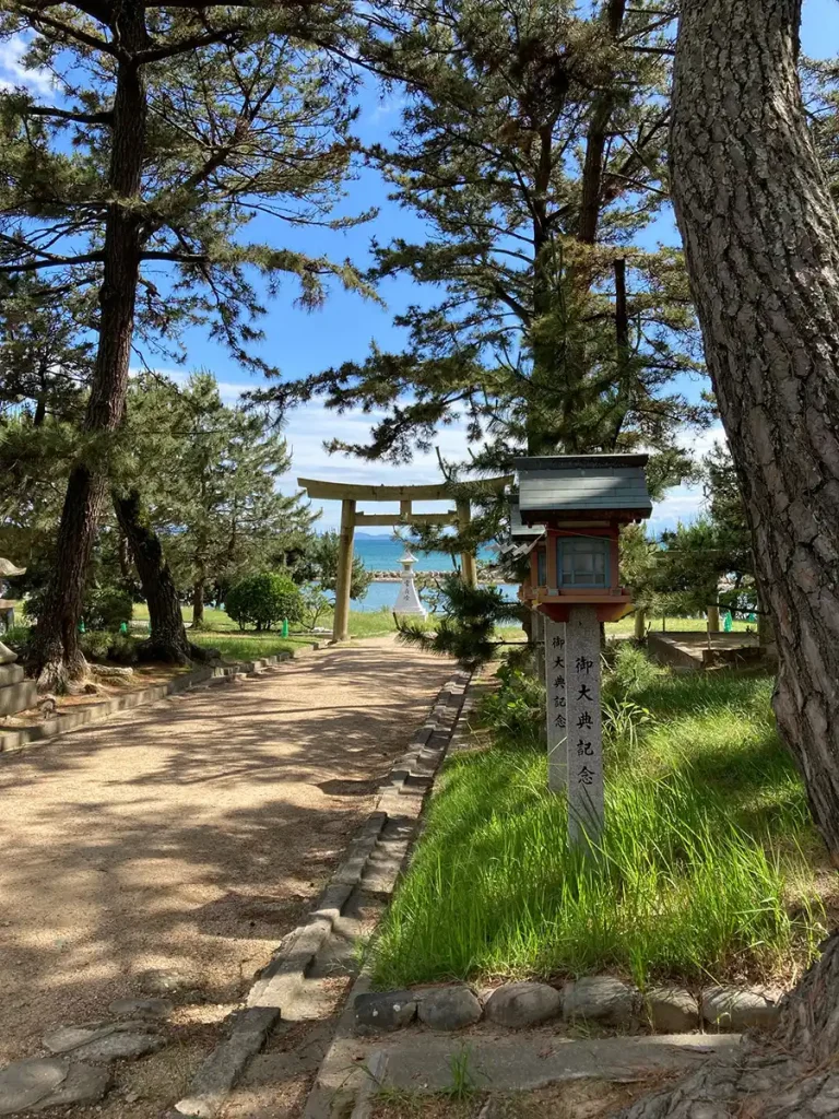 明石魚住住吉神社から見える青い海