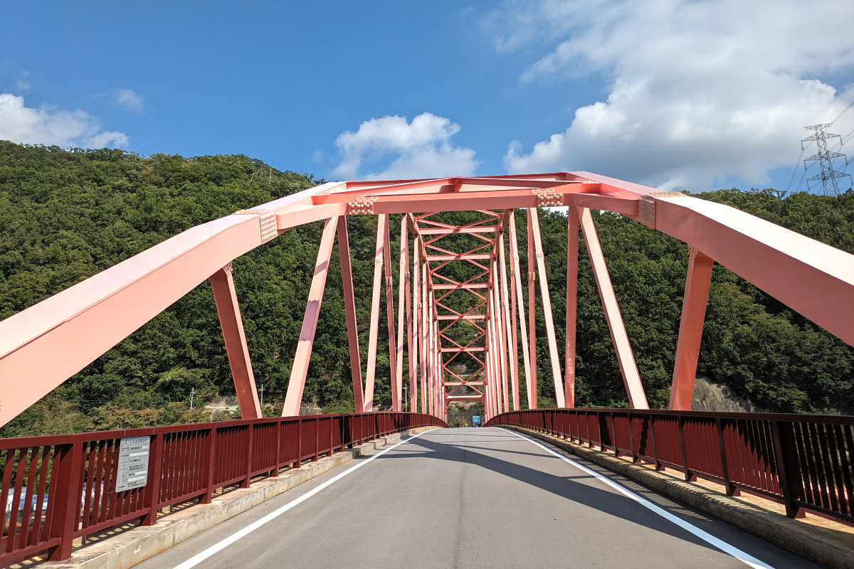 のせでん平日ハイキング(1)水と緑の壮大なパノラマを愉しむ「一庫ダムから知明山・旧山下道コース」5月13日(火)開催！