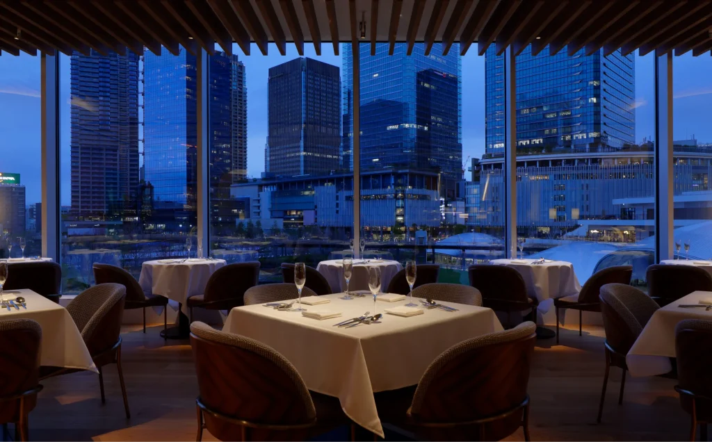 BRIANZA OSAKAの窓から見える夜景