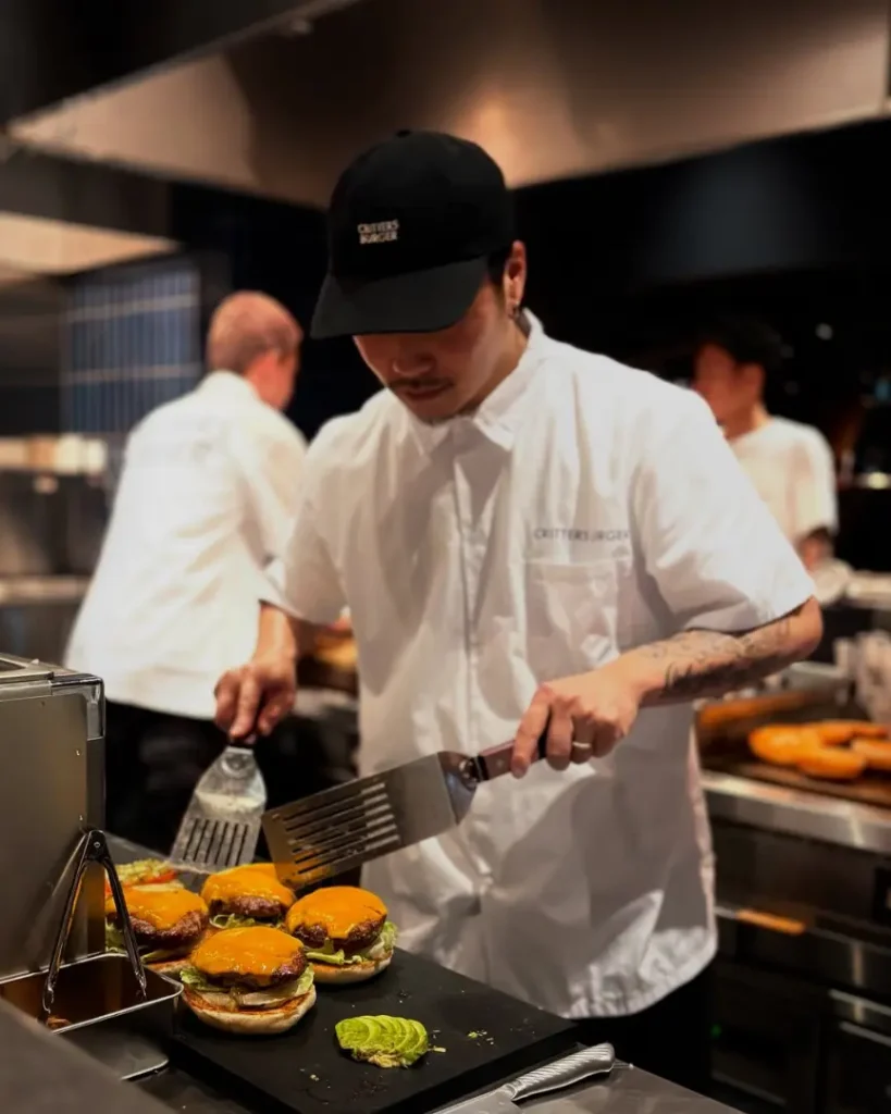 CRITTERS BURGER調理風景