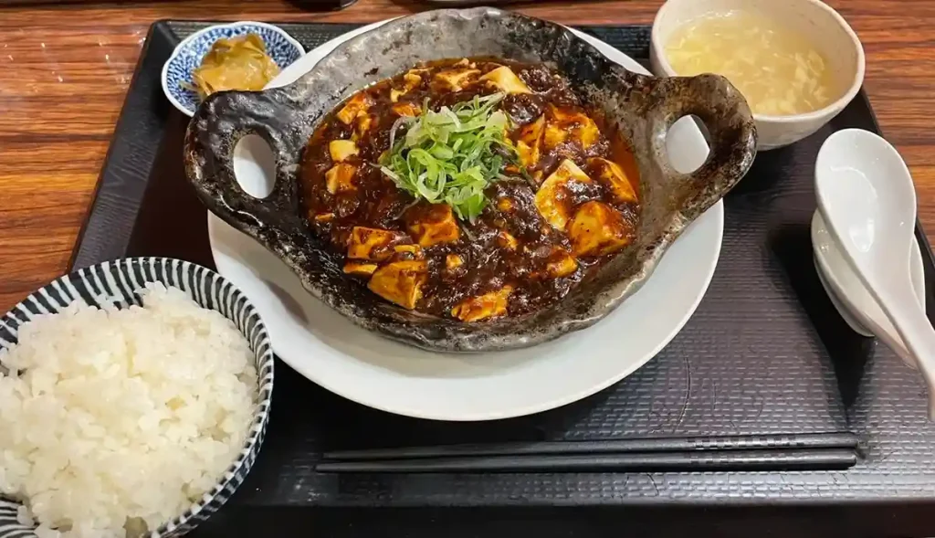 華や江坂店麻婆豆腐定食