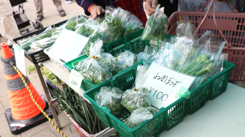 「吹田元気農家とハピスマ朝市」に並ぶ野菜