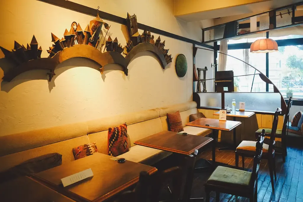 カフェエデン 江坂店 内観