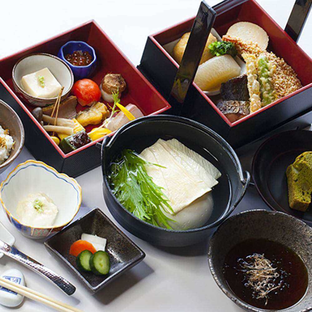 豆屋源蔵のおひるの豆腐御膳