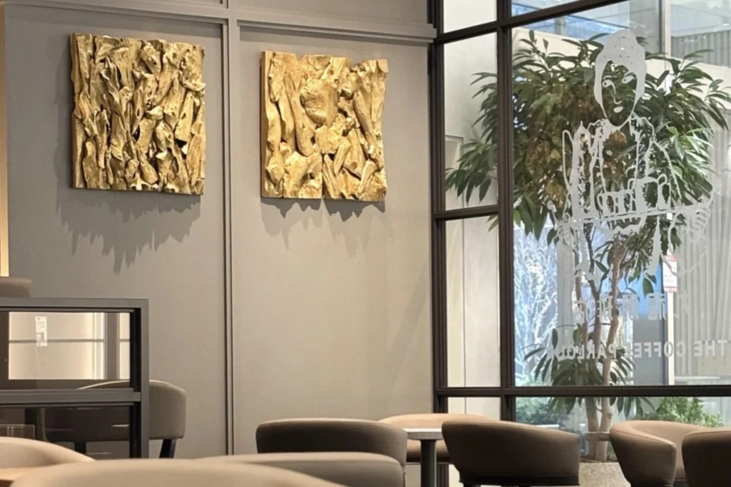 グラングリーン丸福珈琲 内観