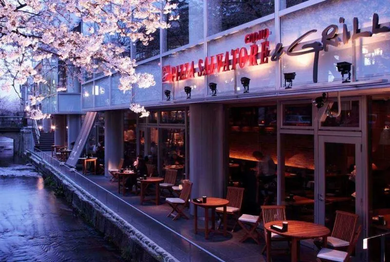 サルバトーレクオモ京都のテラス席