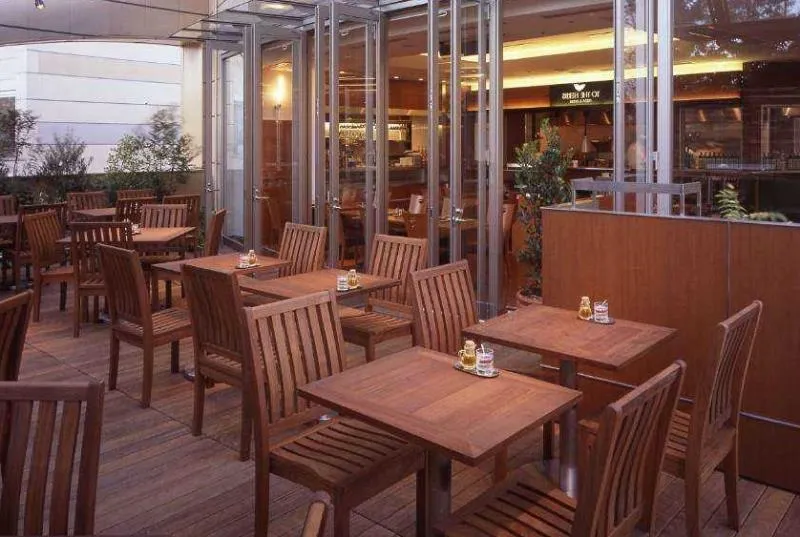 totheherbsのテラス席