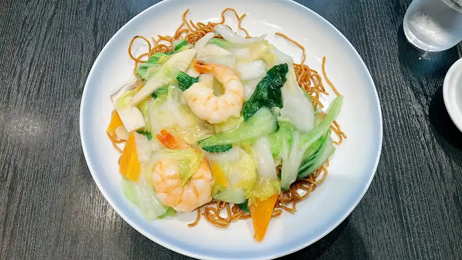 551蓬莱本店レストラン海鮮焼きそば