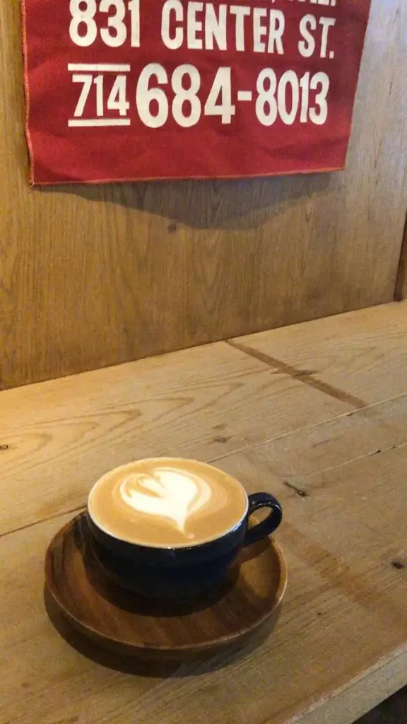 クラッチコーヒーアンドベイク カフェラテ