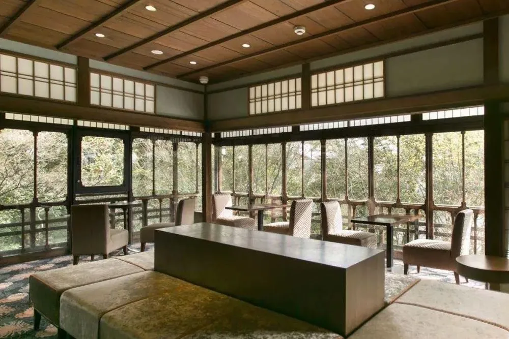 Salon de KANBAYASHI 　内観