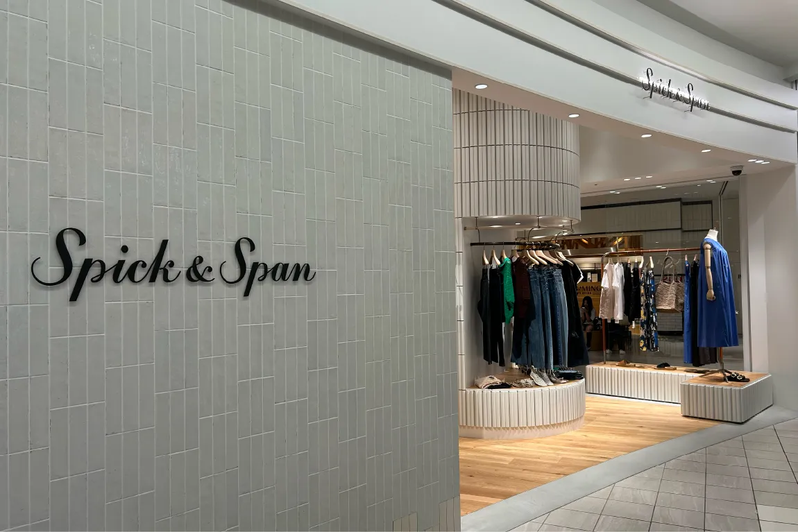 吹田「ららぽーとEXPOCITY」に「Spick & Span」がオープン。“私らしいスタンダード”を楽しめる一着や、ここだけの限定アイテムも