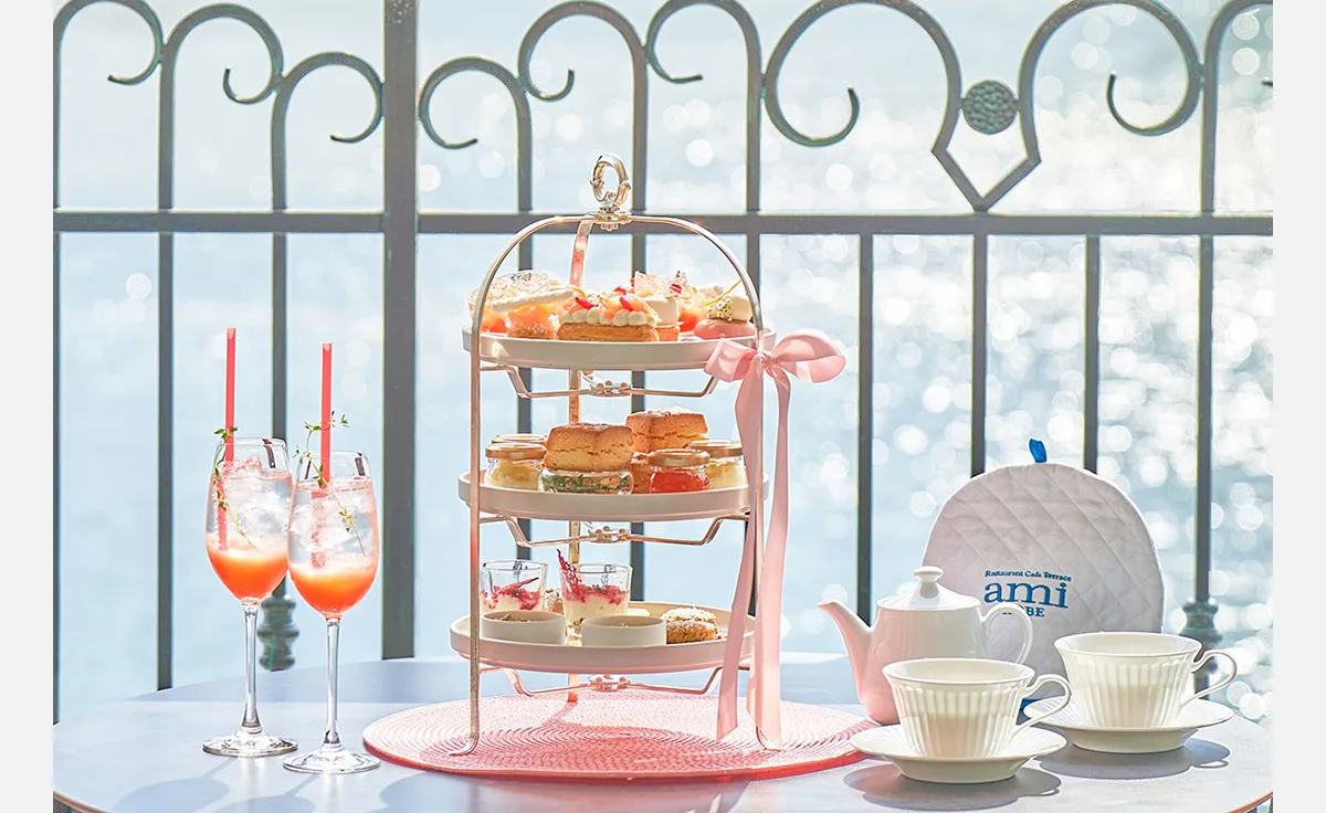 「レストランカフェテラス アミ神戸」で、2025年7月1日（火）からピーチアフタヌーンティーを販売