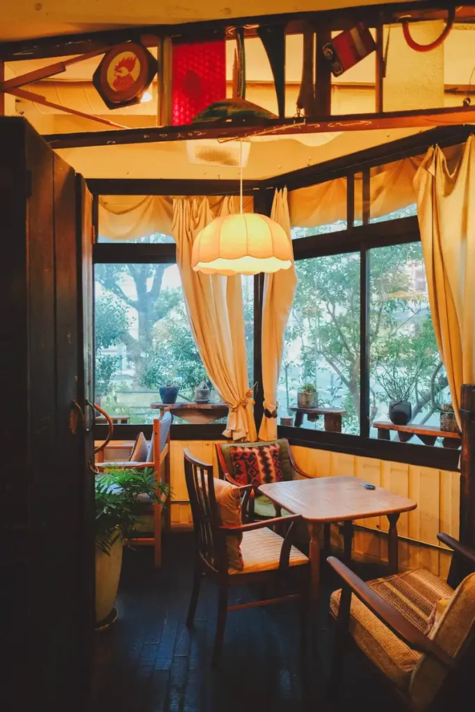 カフェエデン江坂店 内観