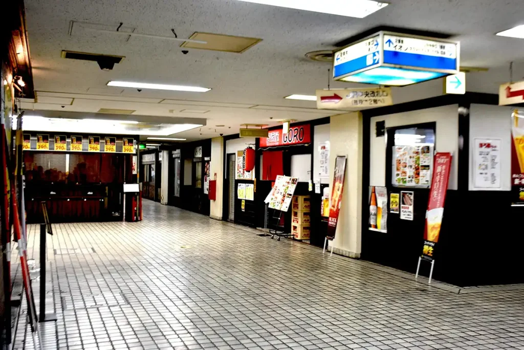 地下のれん街　内観