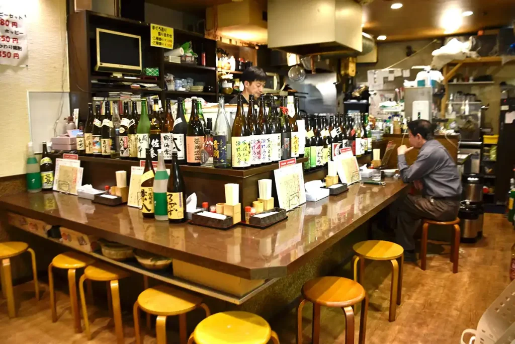 地下のれん街　ななを２　内観