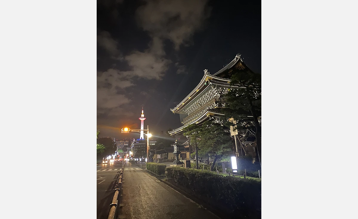 6月8日、東本願寺前・お東さん広場で「京都夜市」を開催。