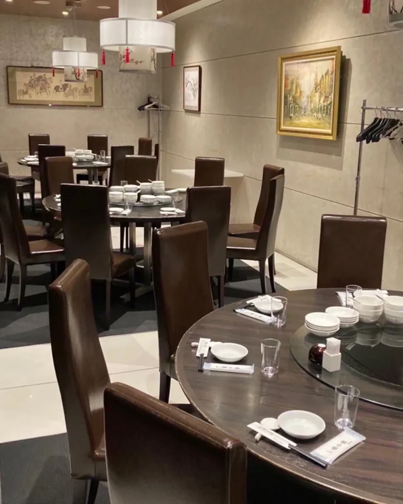 名家 華中華 ハービスエント店_内観