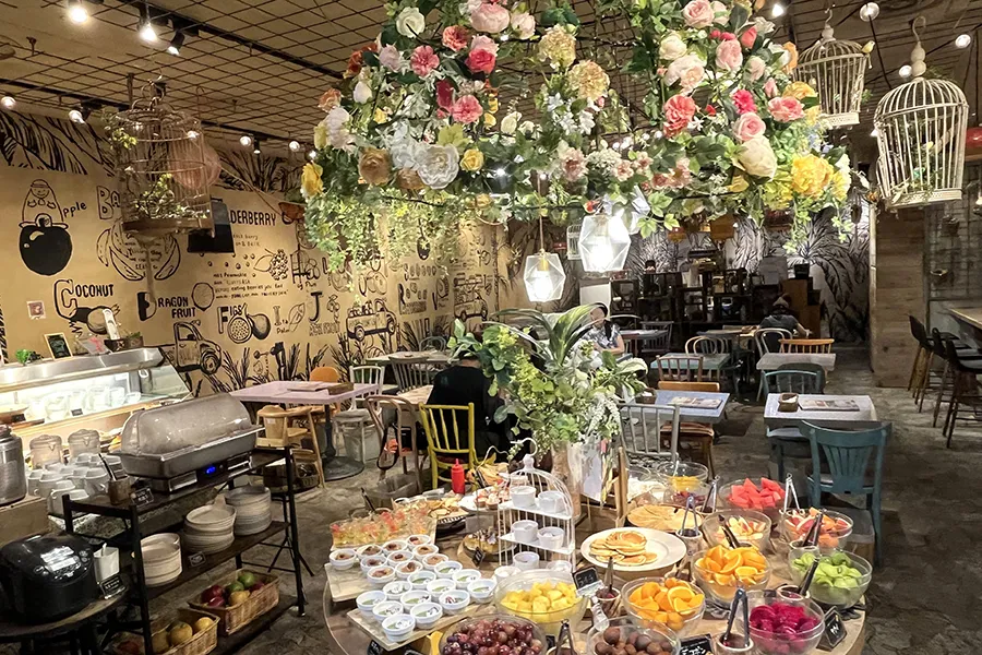 話題の「メルカパーラー ルクア大阪店」をレポート。ビュッフェもアフタヌーンティーも充実！