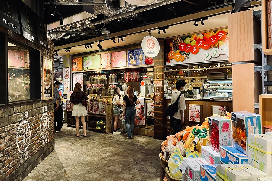 ルカパーラールクア大阪店外観