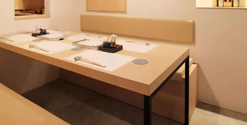 穴子印 江坂海鮮天ぷら おーうえすと 内観