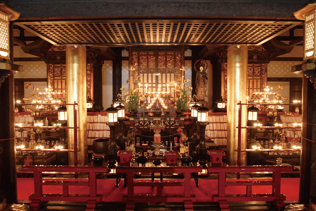 京都・六波羅蜜寺で「萬燈会」を開催。空也上人が始めて千年以上続く伝統法要