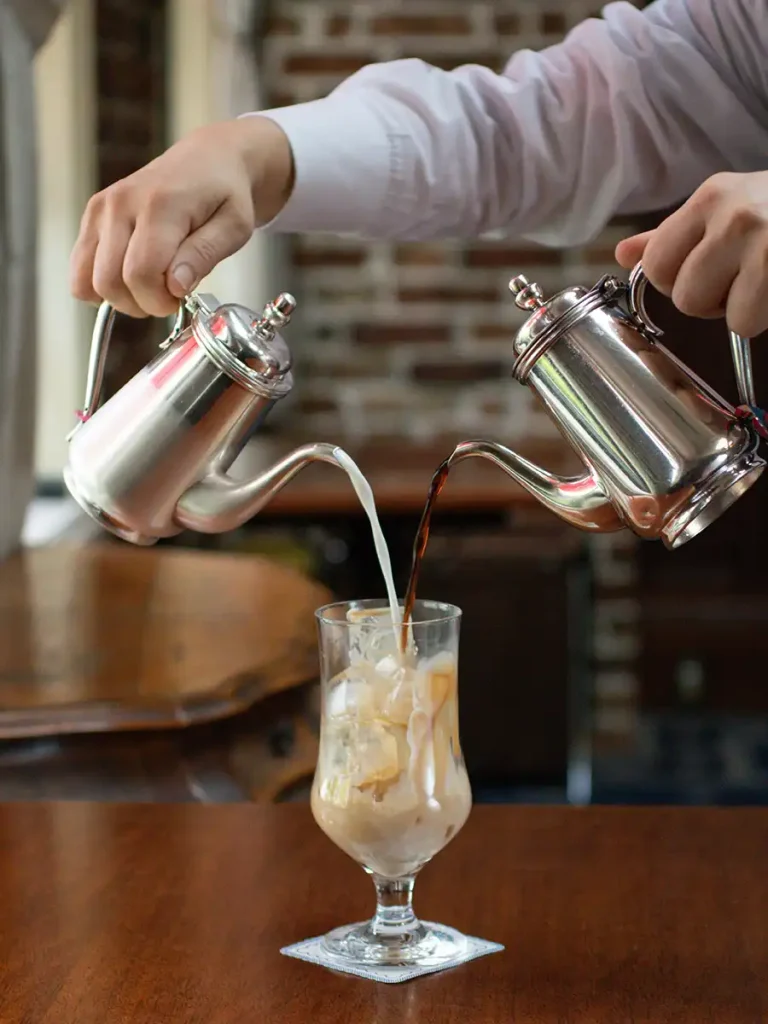 阪急三番街 喫茶トリコロール アイスカフェ・オ・れ