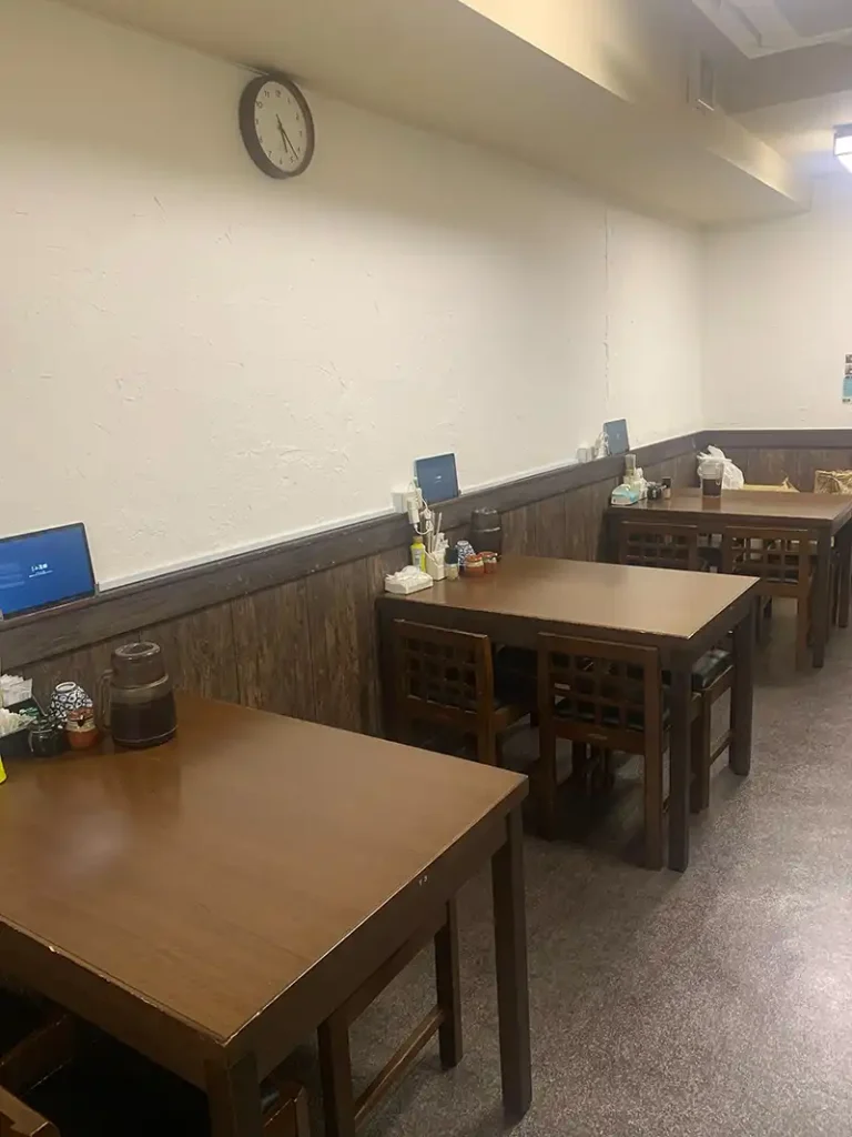 小雀弥江坂店　内観