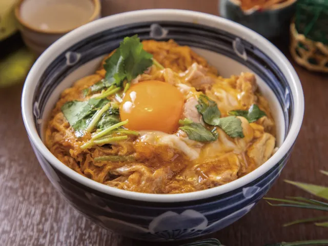 小雀弥江坂店　大山鶏の親子丼
