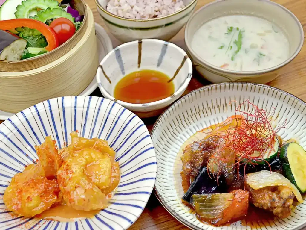 阪急三番街 ムジべジプラス 海老マヨチリと茄子とズッキーニの鶏黒酢あんかけ